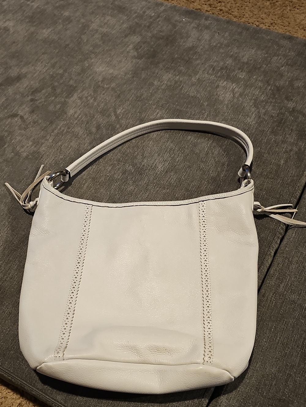 Stone Mountain Accessories White Leather Hobo Shoulder Bag